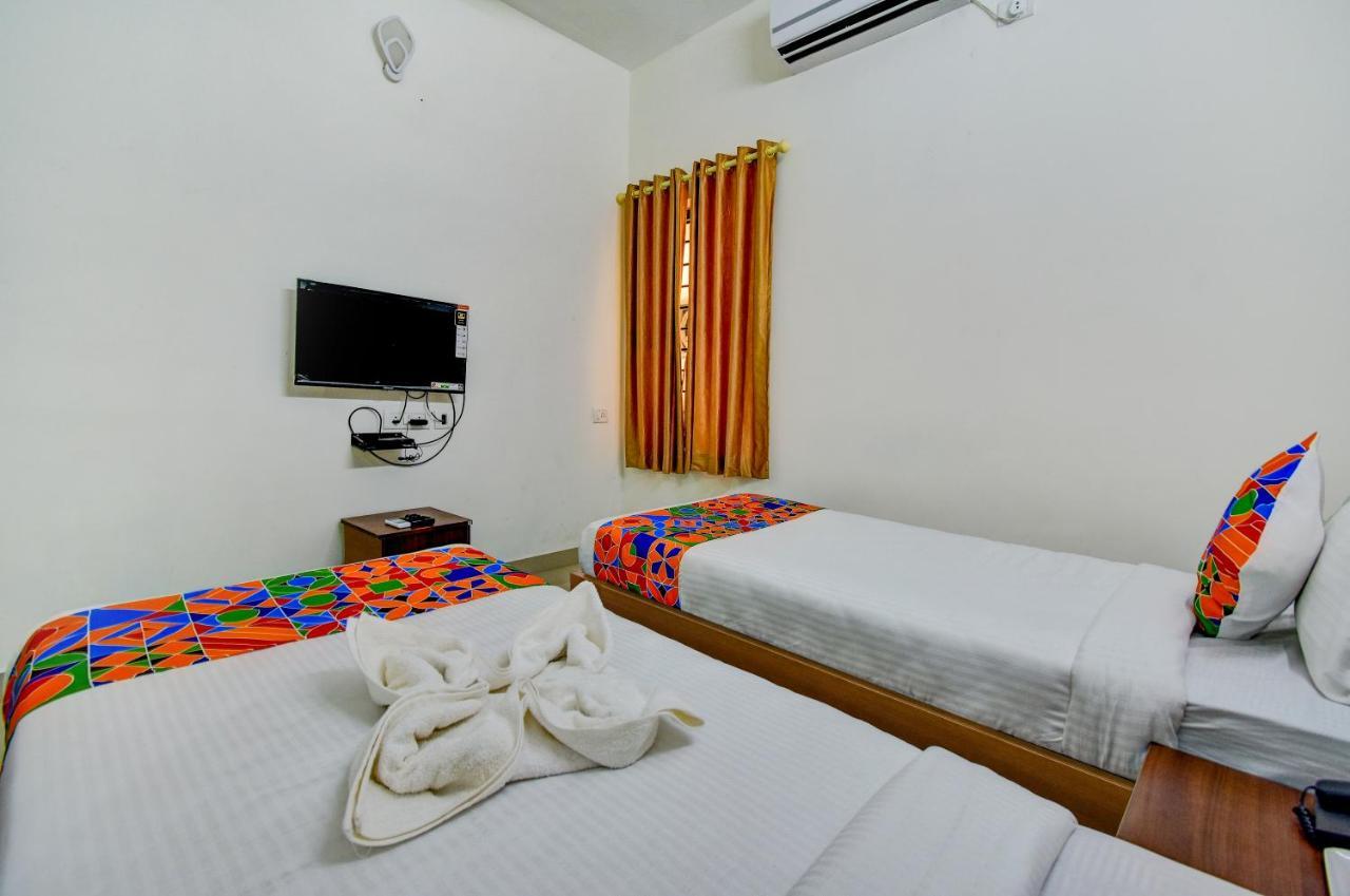 Fabexpress Pas Residency - Nr Marina Beach Chennai Exterior foto